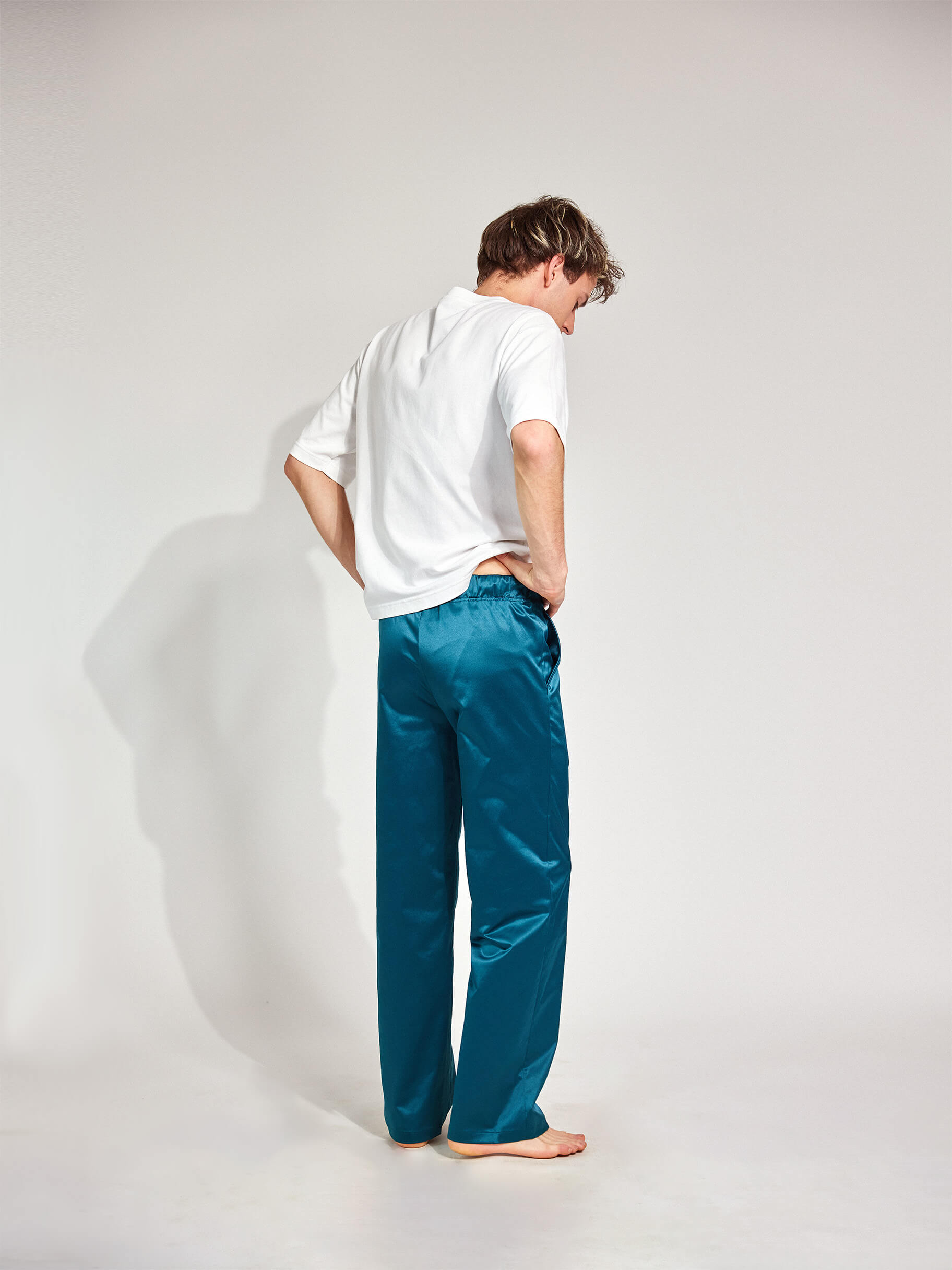 Blaue Satinhose Herren und Damen Rückansicht Betsy & Sons