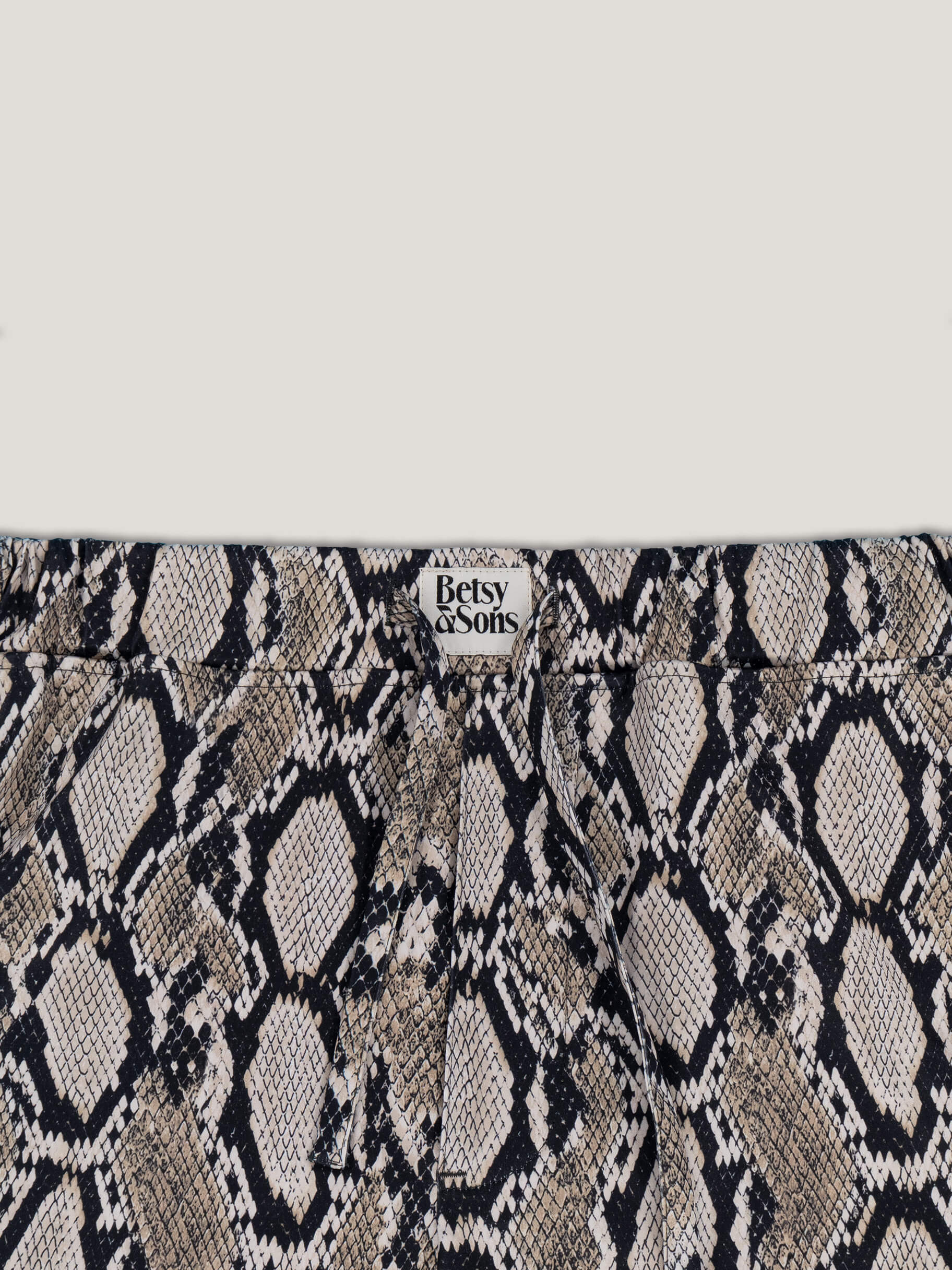 Snake Plissken Satinhose Betsy & Sons Slowfashion Brand