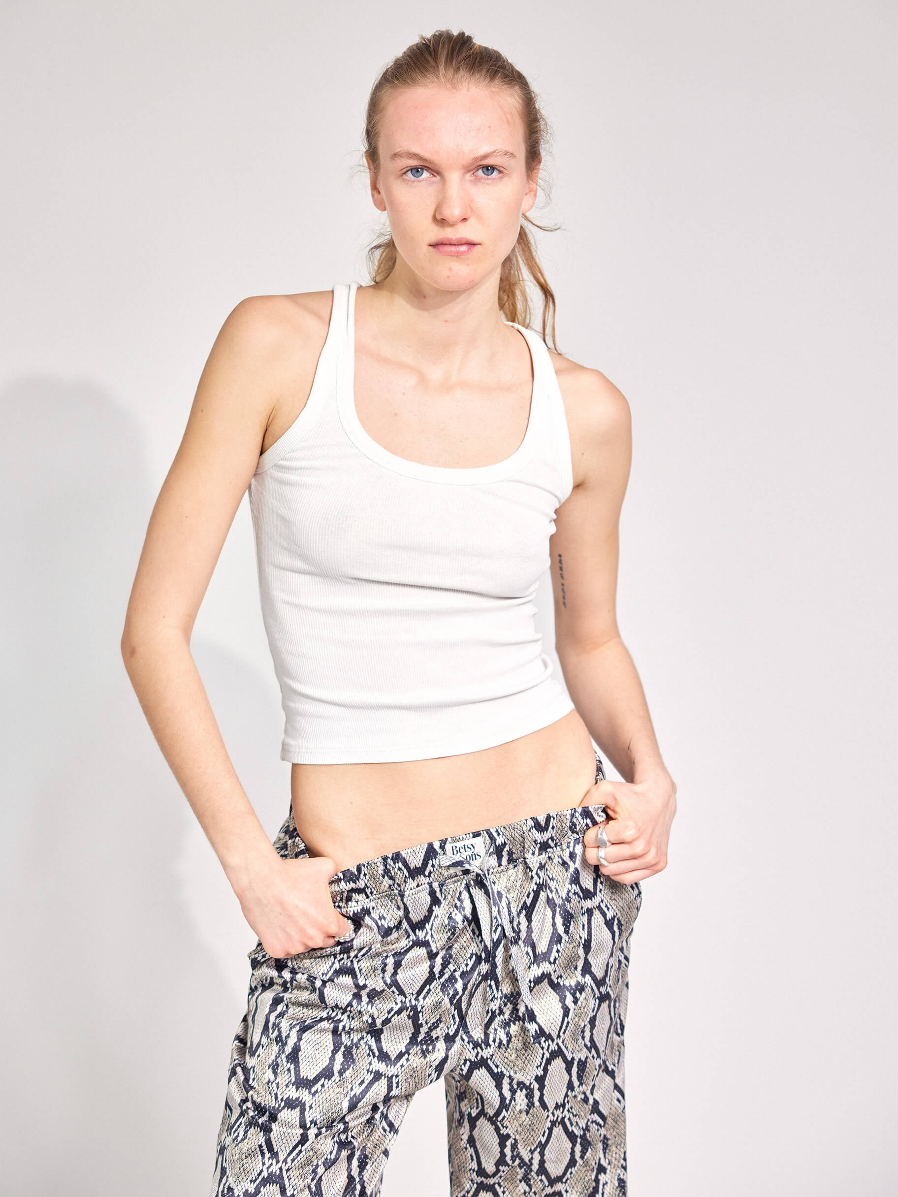 Snake Plissken Satinhose für Streetwear